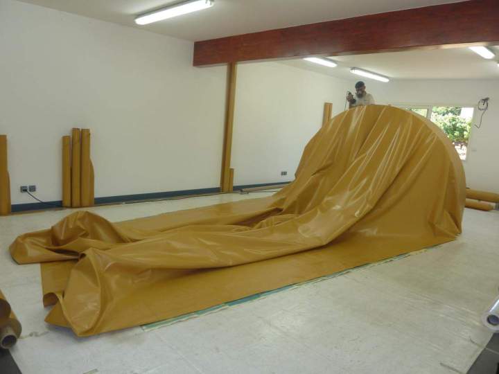 Fabrication de membrane pour pressoir à vin Saint-Geniès-de-Comolas