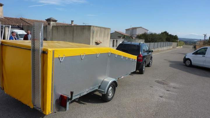 Bâche sur mesure Saint-Geniès-de-Comolas