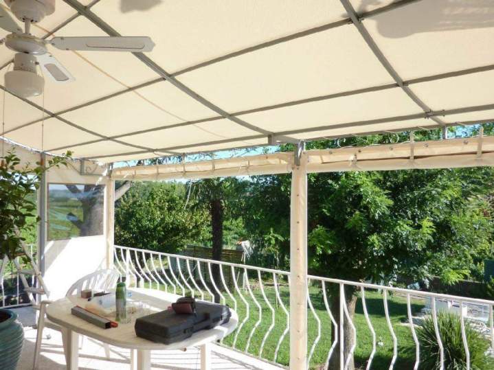 Store extérieur Saint-Geniès-de-Comolas