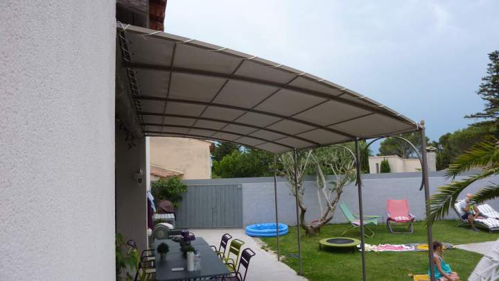 Réalisation de pergolas Saint-Geniès-de-Comolas