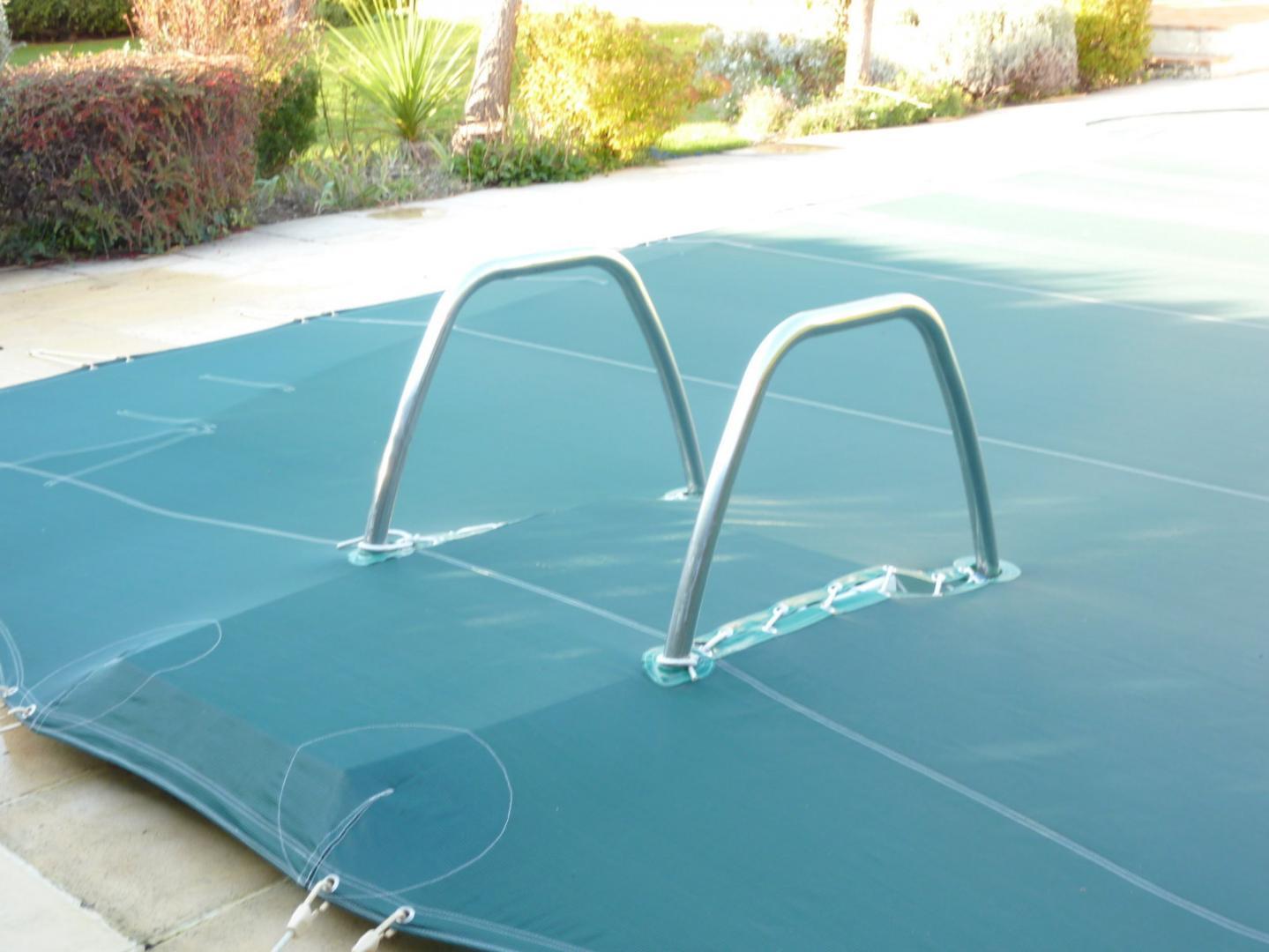 Bâches sur mesure piscine Saint-Geniès-de-Comolas