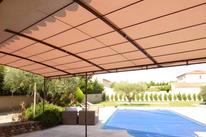 Bâche de protection pour terrasse Saint-Geniès-de-Comolas